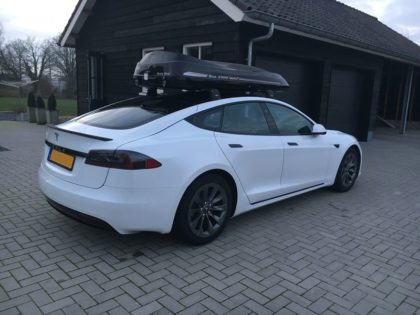 Tesla Model S Kundenbilder Dachbox Moby Dick „Aktion alles inklusive“
