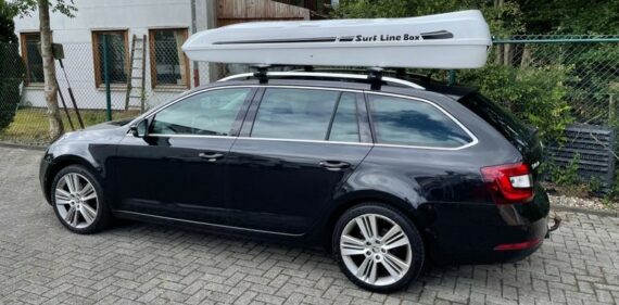 Weiss Kundenbilder MALIBU Dachbox mit Surfbretthalter