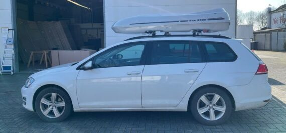 Beluga XXL Weiss Kundenbilder MALIBU Dachbox mit Surfbretthalter