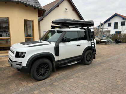Landroverdefender Kundenbilder MALIBU Dachbox mit Surfbretthalter